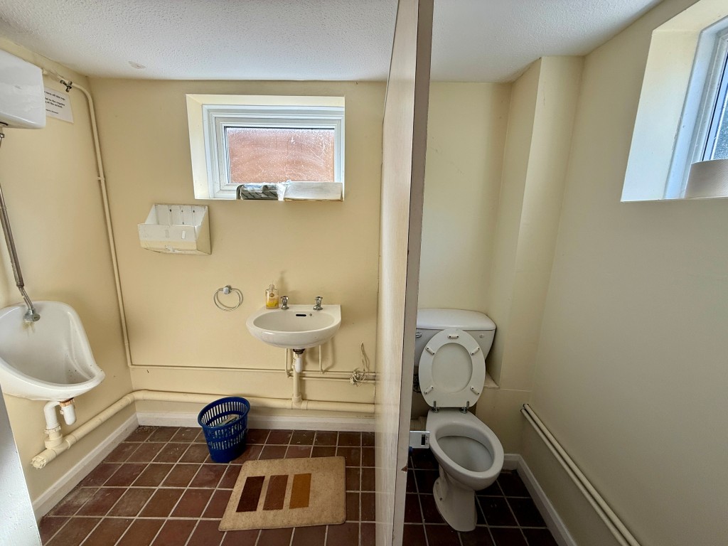 Lot: 77 - FREEHOLD DETACHED CHAPEL WITH POTENTIAL - Gents toilet
